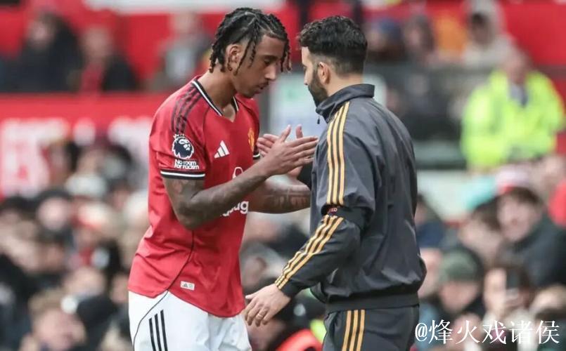 19岁小将连续3场首发踢满全场 曼联主场失4球仍获信任